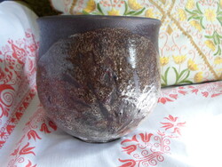Retro ceramic bowl 5. (Dark brown, leaf pattern)