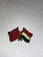 Kitűző páros zászló jelvény  magyar török