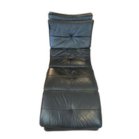 Black leather lounge chair - b388