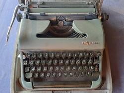 Vintage/Retro Olympia De Luxe táska írógép