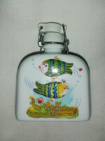 Porcelain flask with clasp, decorated with fish zodiac sign