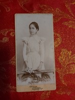 Bleyer Aladár régi fotográfia fiatal hölgyről