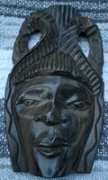 Egzotikus afrikai női fa maszk