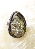 Kézműves pirit ásványos réz gyűrű antik stílusban