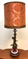 Sculptural table lamp