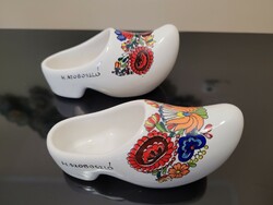Virágmintás porcelán cipők