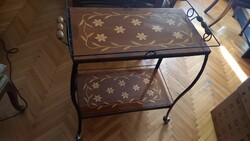 Wrought iron carriage, inlaid with inlay, wrought iron.