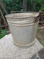 Retro tin bucket, well bucket, decoration