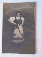 D197059 old photo of a lady in national costume 1910k