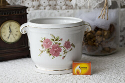 Pink flower pot, approx. 2l capacity, very nice romantic piece.