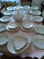 47 darabos fehér Herendi étkészlet rokály mintával madaras leveses tállal, gyertyatartóval!