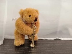 Művész maci 10cm Művész mackó trombitával.