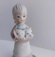 Vitage Lefton kézzel festett szobrocska - lány cicákkal, 12 cm