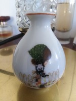 Miniatűr porcelán váza - Miss Petticoat / 1978.