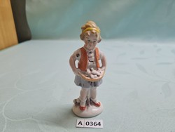 A0364 Gombaszedő gyermek porcelán figura 13 cm