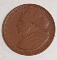 "AZ NDK 1983-as Martin Luther kitüntetése -  Berlin Állami Múzeuma meisseni kerámia plakett (59mm)