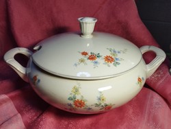 Gyönyörű antik porcelán leves, pörkölt kínáló tetővel