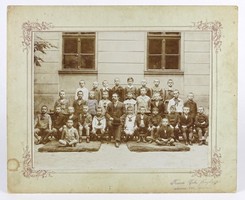 1N840 Frussa Ede fotográfus : Antik iskolai csoportkép osztálykép 22 x 27 cm