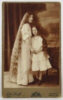 Photographer Károly Sellei 1N847: antique long-haired mother and daughter portrait photography hairstyle fashion