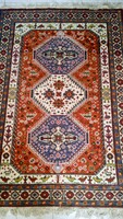 Kézi készítésű iráni szőnyeg az 1970-es évek elejéről