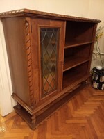 Colonial bookcase with glass insert in excellent condition