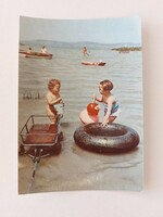 Régi képeslap 1963 Balaton fotó levelezőlap strand gyerekek