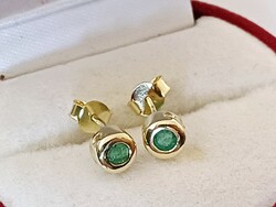 Arany fülbevaló Smaragd kövekkel