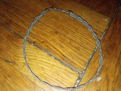 Special vintage necklace made of stretchy woven metal