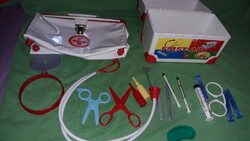 Retro szerepjáték orvosi szett ambu konténer doktor táska sok felszerelés a képek szerint
