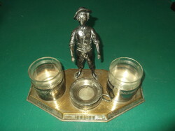 Officer's cup holder in World War I