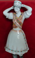 Hollóházi porcelán - Nő kazári (Matyóföld) népviseletben 29,5cm