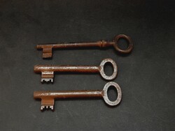 Antik kulcsok, 3 db egyben, 9,3 - 11,4 cm