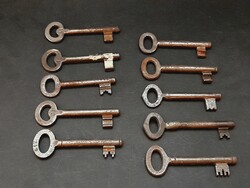 Régi kulcsok, 10 db egyben, 8 - 8,5 cm