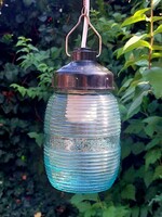 Vintage függesztett ipari, vagy pajta lámpa, amely a volt Szovjetunióban készült az 1970-es években.