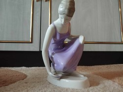Hollóháza porcelain immersion woman