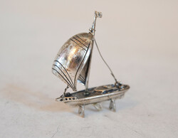 Silver miniature sailing ship (e02)
