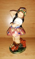 Gyönyörű, Endrő Margit táncoló mázas kerámia menyecske figura - 20 cm magas (po-2)