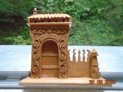 Székely kapu miniatűr fa faragás souvenir Székelyudvarhely