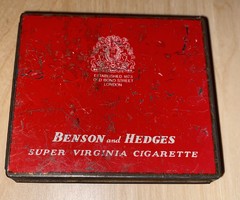 BENSON and HEDGES Cigarettás fém doboz Angol