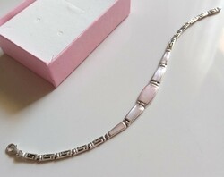 Silver bracelet with pink mother-of-pearl