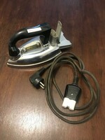 Szarvas electric iron. With heavy steel base. With original cord. Good condition.