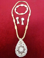 Bone effect - butter colored - bijou necklace, bracelet and earrings. Jokai.