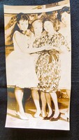 Cca 1952 FELEJTHETETLEN KISS MANYI SZINÉSZNŐ SZÍMŰVÉSZ BARÁTI KÖRBEN KORABELI ÉS EREDETI FOTÓ 22CM