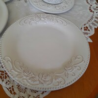 Convex cake plate with rose pattern