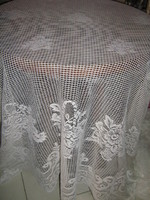 Beautiful vintage flower basket curtain
