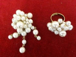 Fehér gyöngy bross és fehér gyöngy gyűrű a 70-es évekből. Jókai.