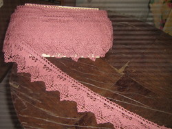 Beautiful mauve cotton lace measuring approx. 9 meters x 7 cm
