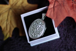 Pazar rózsás fényképtartó ezüst medál