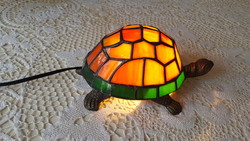 Öntöttvas teknőslámpa Tiffany búrával