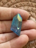 Gyönyörű faragott hegyikristály lézer színezéssel szerencse amulett medàl